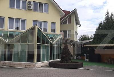 Spatiu comercial de inchiriat, Calea Moldovei, zona excelent Spatiu comercial de inchiriat, Calea Moldovei, zona excelent - 2