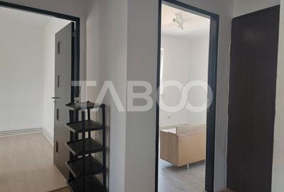Apartament 3 camere renovat total 38 mp etaj 3 Stejarului Cisnadie - 8