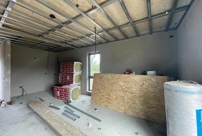 Casă cu 3 camere cu Teren 340 Mp în Urseni