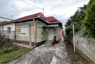 Casa de vanzare, 85mp, zona Micro 14 - 1