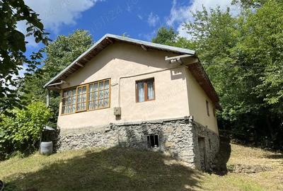 Casa situata intr-o zona superba