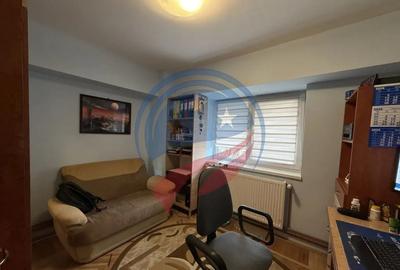 Apartament cu 4 camere decomandat în 1 Mai - 15
