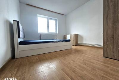 Apartament cu 2 camere semidecomandat, mobilat în Micro 9