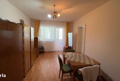 Apartament cu 3 camere decomandat în Petros - 8