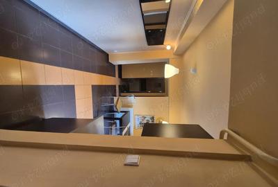 Apartament cu 3 camere decomandat în Micro IV - 11