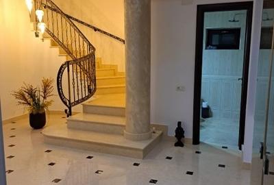 Casă cu 11 camere cu Teren 394 Mp în Nord - 5