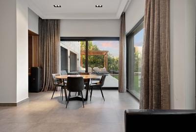 TUNARI, VILA MODERNA - 400 MP TOTAL, 1500 MP LOT! - 13