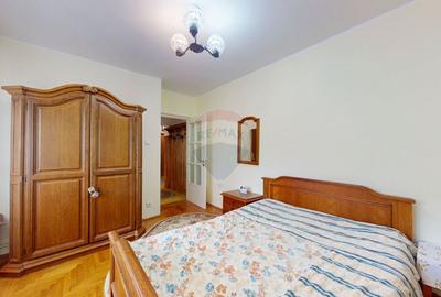 Apartament cu 3 camere decomandat în Eroilor