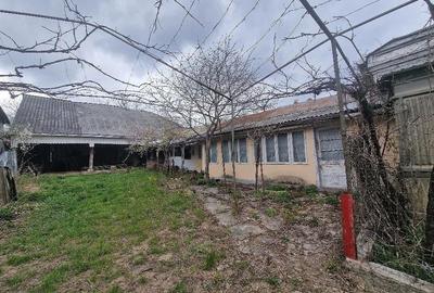 Casă cu 4 camere cu Teren 1700 Mp în Fitionești - 2