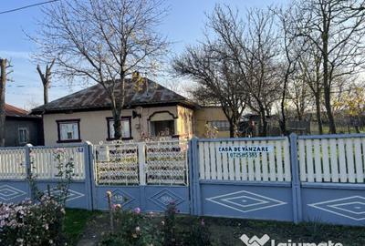Casă cu 7 camere cu Teren 900 Mp în Ulmeni - 2
