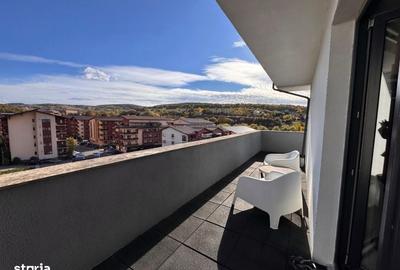 Apartament cu 3 camere semidecomandat în Florești
