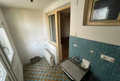 Apartament cu 4 camere decomandat în Central - 2