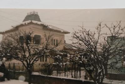 Casă cu 6 camere în Valea Mare