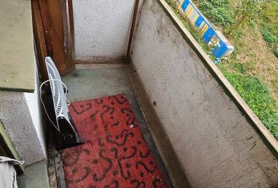Apartament cu 3 camere semidecomandat în Moroasa 1 - 3