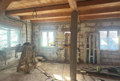 Casă cu 4 camere cu Teren 1239 Mp în Sărata - 9