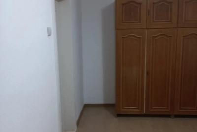 Vand apartament cu doua camere+ boxa la subsol. - 2