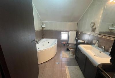 Vila deosebita cu 9 camere, 300mp, zona Jolie Ville Vila deosebita cu 9 camere, 300mp, zona Jolie Ville - 9