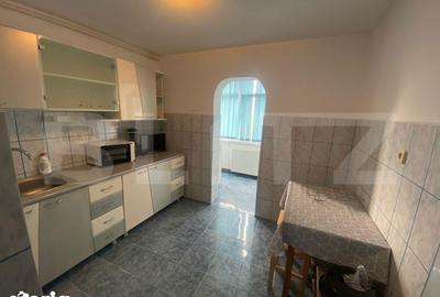 Apartament cu 2 camere decomandat în Micro 3 - 6