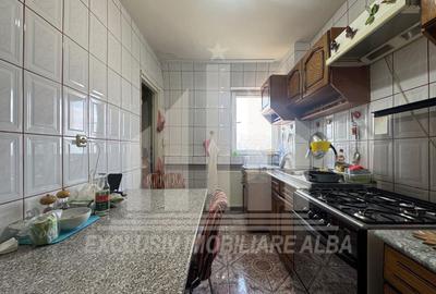 Apartament cu 4 camere decomandat, mobilat în Cetate - 3