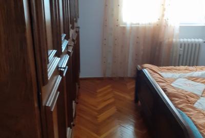 De inchiriat 3 camere decomandat mobilat utilat Str.Sf Vineri - 5