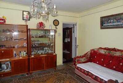 Apartament cu 2 camere semidecomandat în Km 4-5