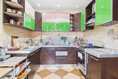Casă cu 6 camere cu Teren 1226 Mp în Odăi - 14