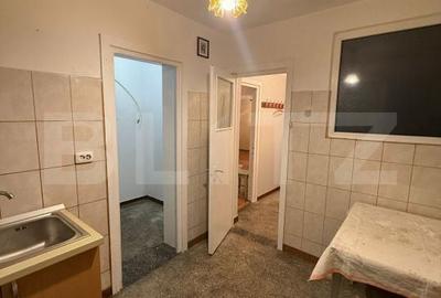 Apartament cu 3 camere decomandat în Roșu - 3