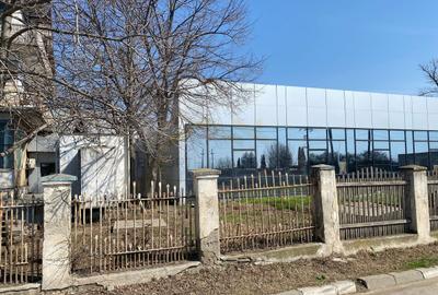 Spațiu comercial, de 3,300 mp, în Central - 4