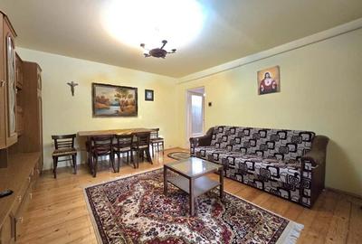 Apartament cu 3 camere decomandat în Nufărul - 1