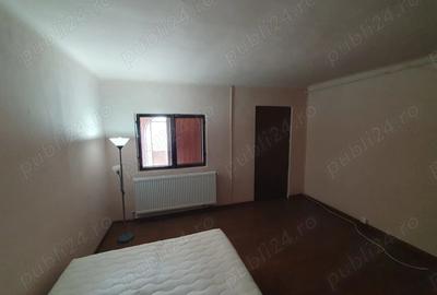 Vand casa cu teren ?i spa?iu comercial - 1