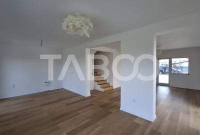 Duplex cu 4 camere cu Canalizare în Șura Mică - 2