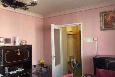 Apartament cu 3 camere semidecomandat în Central - 2