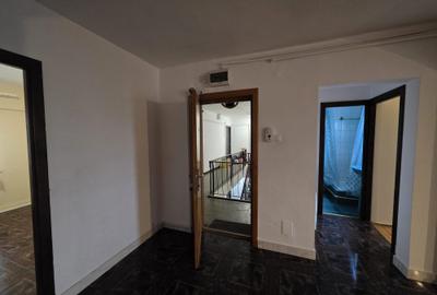 Apartament cu 4 camere decomandat în Central - 9