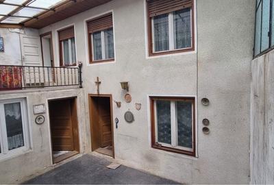 Casă cu 4 camere în Central - 5