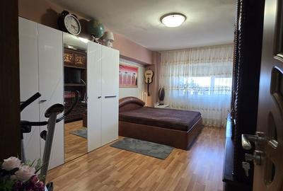Apartament cu 4 camere decomandat în Calea București - 13