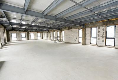 Spațiu comercial, de 1,078 mp, în Central - 8