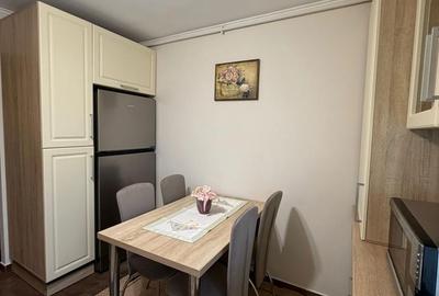Apartament cu 3 camere decomandat, mobilat în Micro 16 - 18