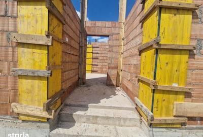 Casă cu 3 camere cu Teren 300 Mp în Remetea Mare