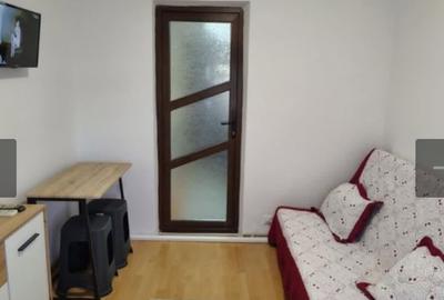 Garsonieră semidecomandată în CET - 4