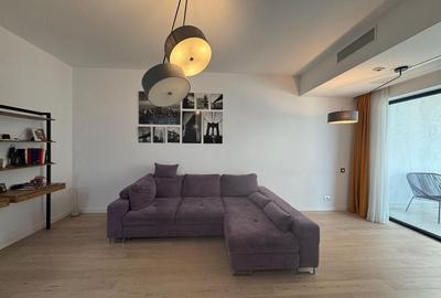 Apartament cu 2 camere decomandat, mobilat în P-ța Victoriei