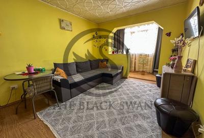 Apartament cu 3 camere semidecomandat, mobilat în Malu Roșu
