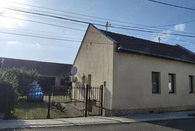 Casă cu 3 camere în Băcia - 3