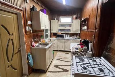 Casă cu 4 camere cu Teren 1344 Mp în Sălard - 1