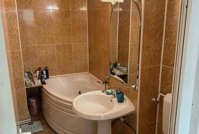 Apartament cu 3 camere decomandat în Răcădău - 3