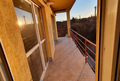 Apartament cu 3 camere decomandat în Lazaret - 2