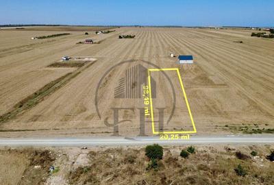 Teren de 1990 mp, în Nord