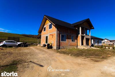 Casă cu 6 camere cu Teren 644 Mp în Sâncraiu de Mureș