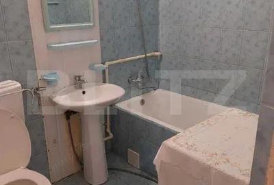 Garsonieră semidecomandată în 9 Mai - 2