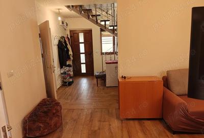 Casă cu 4 camere în Central - 2