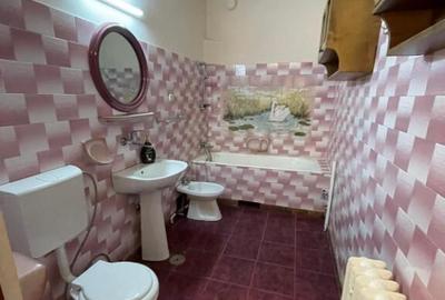 Urgent! 22 Decembrie, apartament la casa ,4 camere, parter - 8